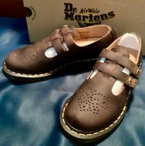 Dr. Martens  Mary Jane Shoes 
Crazy Horse Dark Brown Leather 
Women's Size 8